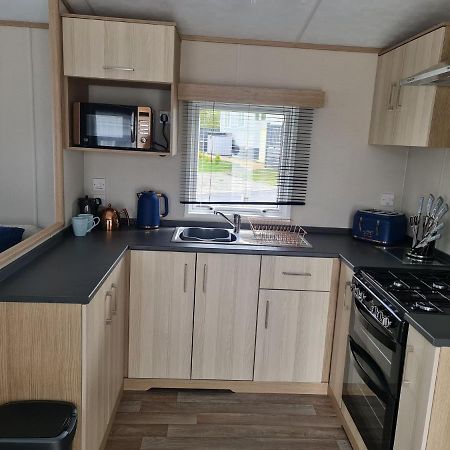 The Tiddler - Plot 101, Woodlands Lodge Retreat, New Quay, West Wales Llanina Bagian luar foto