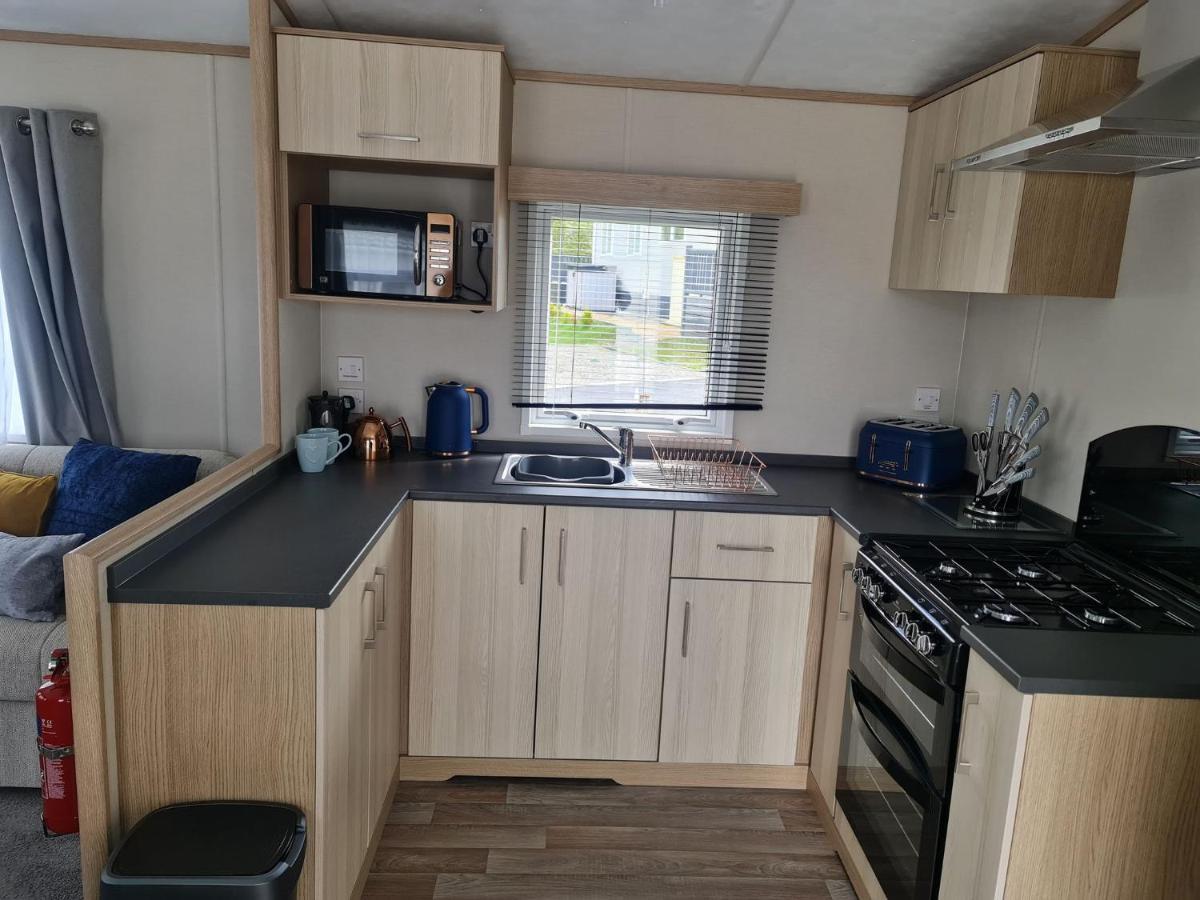 The Tiddler - Plot 101, Woodlands Lodge Retreat, New Quay, West Wales Llanina Bagian luar foto